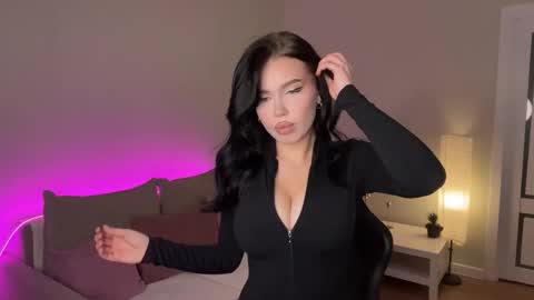 Mia online show from 12.03.25