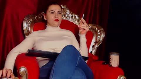 Snapshot of mistressfabiola chatting on 11.12.25 Mistress Fabiola online show from 11.12.25