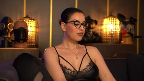 Mistress Kelly online show from 04.20.26