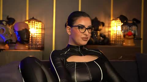 Mistress Kelly online show from 04.23.26