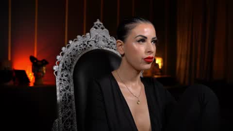 Snapshot of mistresskellykent chatting on 06.26.26 Mistress Kelly online show from 06.26.26