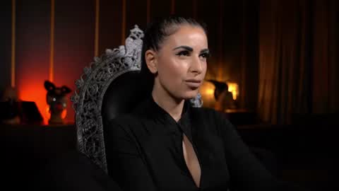 Snapshot of mistresskellykent chatting on 07.08.26 Mistress Kelly online show from 07.08.26