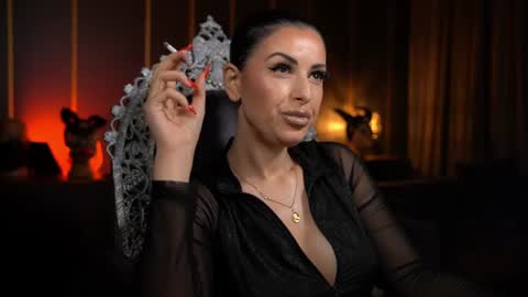 Snapshot of mistresskellykent chatting on 07.22.26 Mistress Kelly online show from 07.22.26