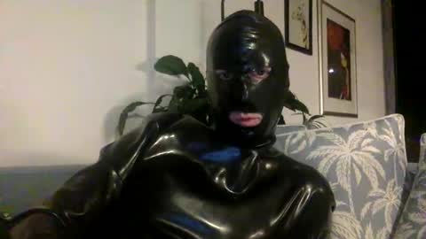 Snapshot of mistresslatexxx chatting on 11.10.25 Bianca online show from 11.10.25