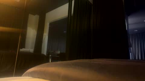 Snapshot of mistressmala1 chatting on 06.18.26 mistressmala1 online show from 06.18.26