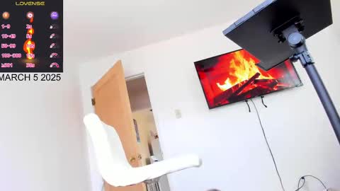 Snapshot of mistressnatti chatting on 03.05.25 Natti online show from 03.05.25