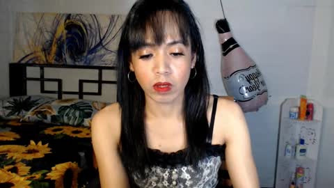 Snapshot of mistressnicoletrans chatting on 01.01.25 SexyCutieNicole online show from 01.01.25