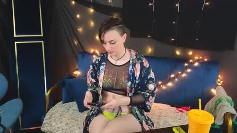 Mistress Quynn online show from 10.07.25