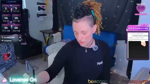Snapshot of mistressquynnxo chatting on 06.22.26 Mistress Quynn online show from 06.22.26