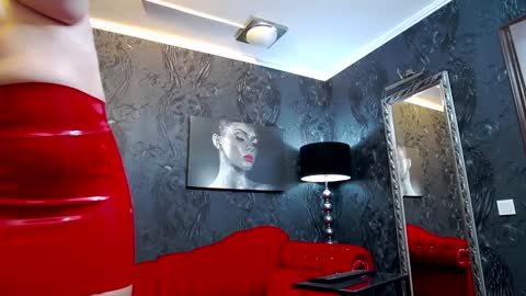 Snapshot of mistresswanda chatting on 12.13.24 MistressWanda - online show from 12.13.24