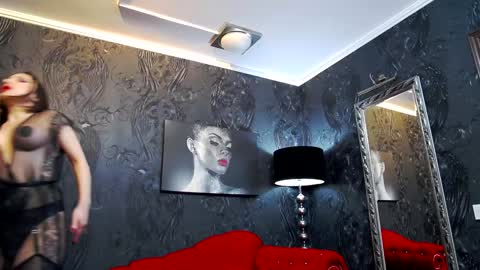 Snapshot of mistresswanda chatting on 01.01.25 MistressWanda - online show from 01.01.25