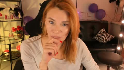 Snapshot of mistybarnes chatting on 12.12.24 MistyBarnes NONUDE MODEL online show from 12.12.24