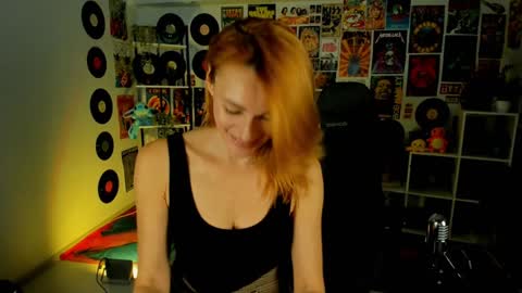 Snapshot of mistybarnes chatting on 12.15.24 MistyBarnes NONUDE MODEL online show from 12.15.24