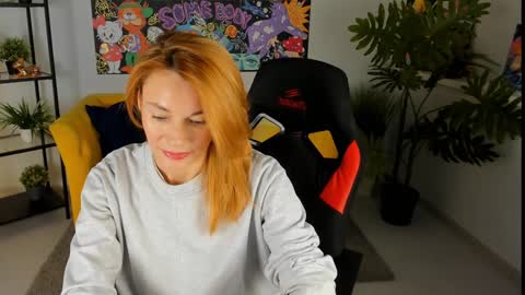 Snapshot of mistybarnes chatting on 12.21.24 MistyBarnes NONUDE MODEL online show from 12.21.24