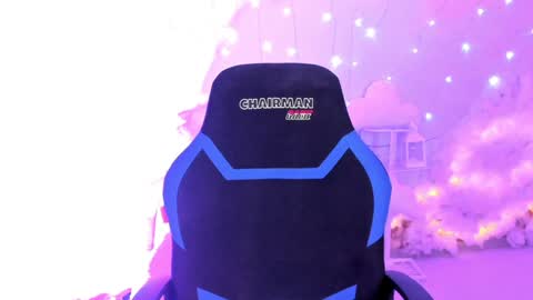 Snapshot of mistybarnes chatting on 12.21.24 MistyBarnes NONUDE MODEL online show from 12.21.24