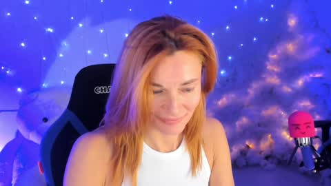 Snapshot of mistybarnes chatting on 12.21.24 MistyBarnes NONUDE MODEL online show from 12.21.24