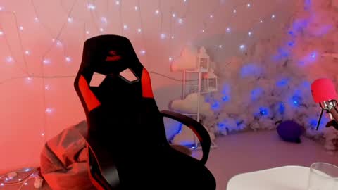 Snapshot of mistybarnes chatting on 01.10.25 MistyBarnes NONUDE MODEL online show from 01.10.25