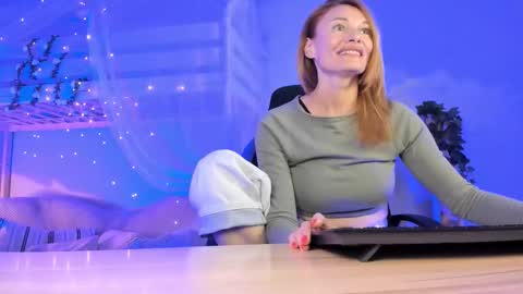 Snapshot of mistybarnes chatting on 09.12.25 MistyBarnes NONUDE MODEL online show from 09.12.25