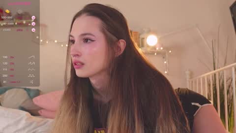 Snapshot of mita_mp4 chatting on 01.09.25 Mita online show from 01.09.25