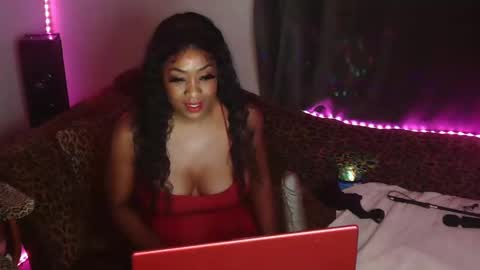 Snapshot of mixedlovers chatting on 09.19.25 Precious online show from 09.19.25