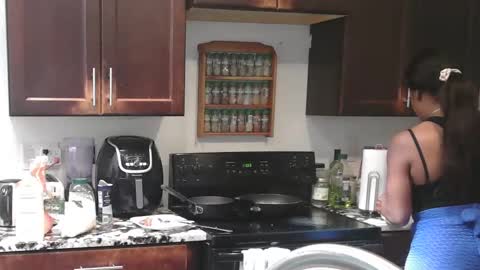 Snapshot of mixedlovers chatting on 10.20.25 Precious online show from 10.20.25