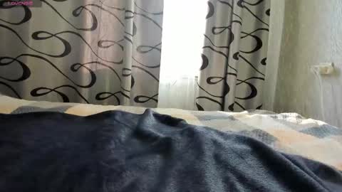 Snapshot of miya_mayame chatting on 10.09.25 Miya online show from 10.09.25