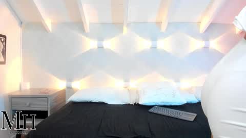 mizzhell_ online show from 11.17.25