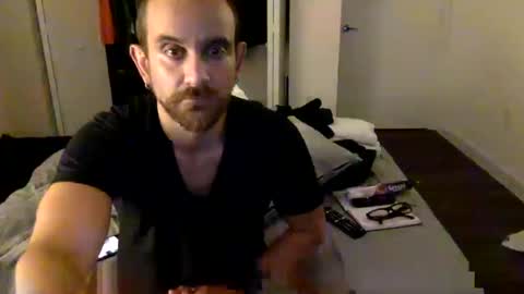 Snapshot of mkmarkets chatting on 11.21.25 Hrny Lat .. online show from 11.21.25