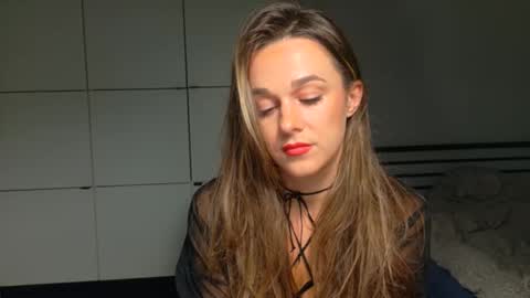 mmminnie online show from 11.24.25