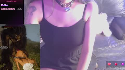 Snapshot of mmmmdarling chatting on 11.27.25 minaDarling online show from 11.27.25