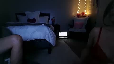 Snapshot of mmmmmwah chatting on 02.15.25 Angel online show from 02.15.25