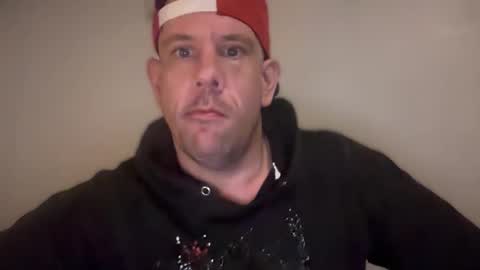 Snapshot of mnbttmguylking chatting on 12.15.25 TightHoleMPLS online show from 12.15.25