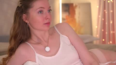 Snapshot of moan_elisa chatting on 02.14.26 moan_elisa online show from 02.14.26