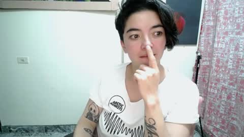 Snapshot of mocca_117 chatting on 06.23.26 Sam online show from 06.23.26