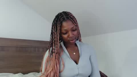 Mocha  BDAY JAN 13  online show from 12.12.24