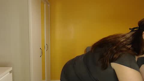 Mockingjay3001 online show from 10.23.25