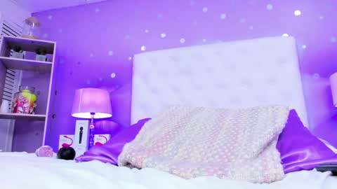 Sophia  online show from 12.28.24