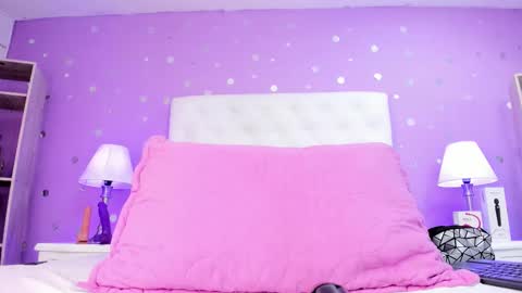 Sophia  online show from 10.31.25