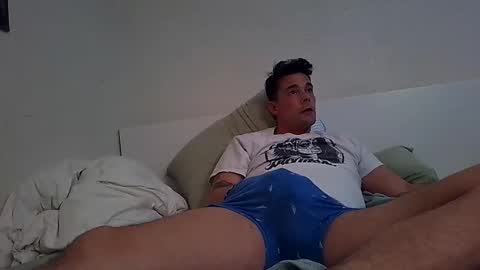 Snapshot of moe_cooch chatting on 01.04.25 Charles online show from 01.04.25