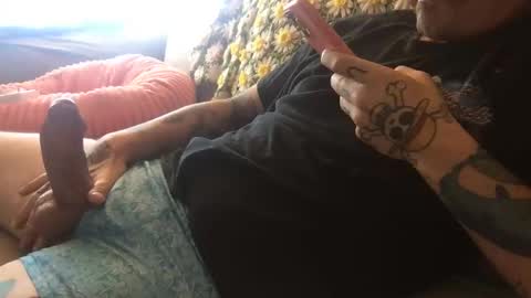 Snapshot of moe_cooch chatting on 10.21.25 Charles online show from 10.21.25