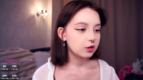 Snapshot of moiregathright chatting on 09.21.25 My name is Eda online show from 09.21.25