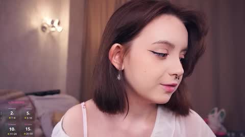 Snapshot of moiregathright chatting on 09.23.25 My name is Eda online show from 09.23.25