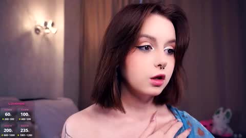 Snapshot of moiregathright chatting on 09.27.25 My name is Eda online show from 09.27.25