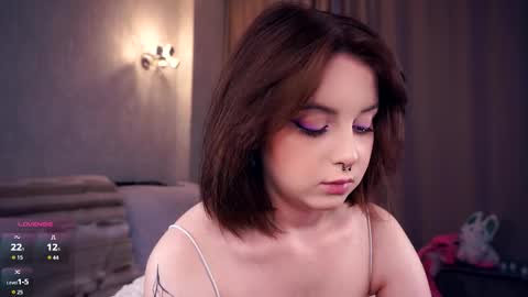 Snapshot of moiregathright chatting on 09.30.25 My name is Eda online show from 09.30.25