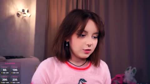 Snapshot of moiregathright chatting on 10.05.25 My name is Eda online show from 10.05.25