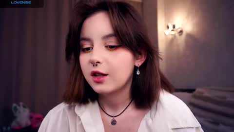 Snapshot of moiregathright chatting on 10.07.25 My name is Eda online show from 10.07.25