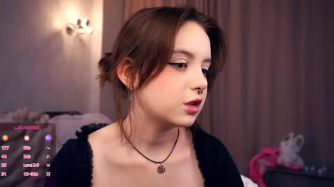 Snapshot of moiregathright chatting on 10.13.25 My name is Eda online show from 10.13.25