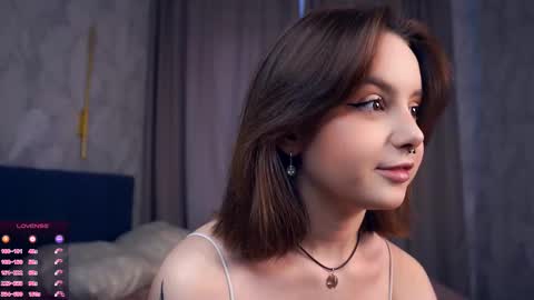 Snapshot of moiregathright chatting on 10.19.25 My name is Eda online show from 10.19.25