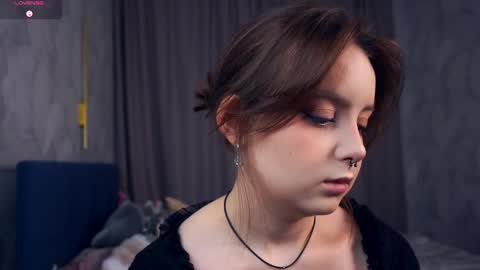 Snapshot of moiregathright chatting on 11.01.25 My name is Eda online show from 11.01.25