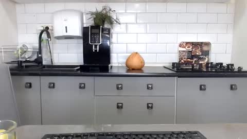 erika online show from 03.04.25